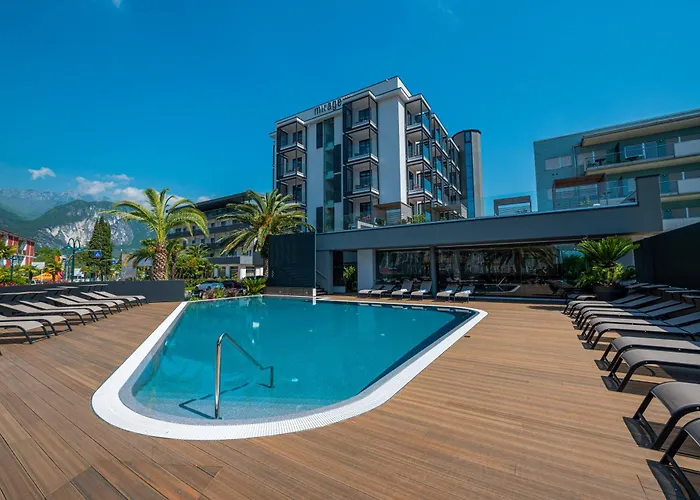 Hotel boutique: Lake Front Hotel Mirage